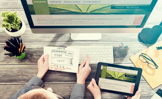 Tworzenie stron internetowych: kluczowe trendy i pomysły przyciągające uwagę