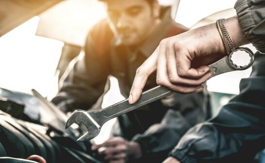 Usługi mechanika samochodowego — co warto wiedzieć przed naprawą samochodu