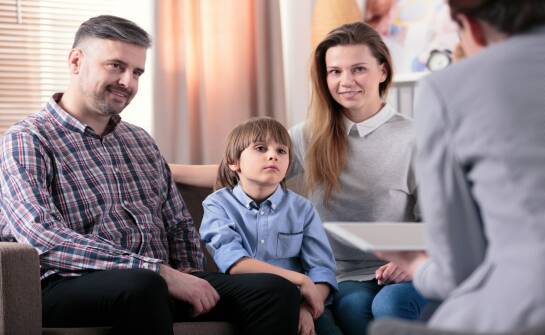 Wizyty domowe psychiatryczne — kiedy i jak mogą pomóc rodzinie