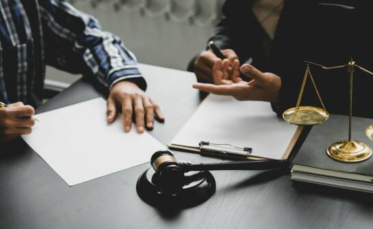 Porady prawne: najważniejsze informacje dla osób szukających pomocy