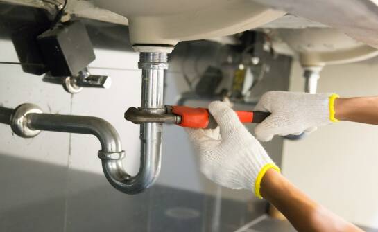 Usługi hydrauliczne: najważniejsze informacje o naprawach i serwisie