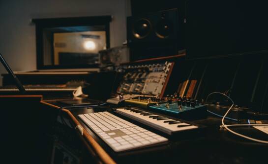 Studio nagrań: jak wybrać idealne miejsce do realizacji nagrań muzycznych