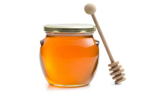 Miód prosto z pasieki — jak rozpoznać naturalny i wartościowy produkt