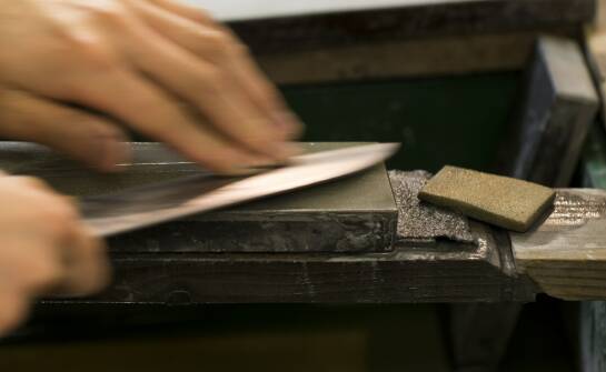 Hotstamping: techniki i zastosowania zwiększające atrakcyjność materiałów
