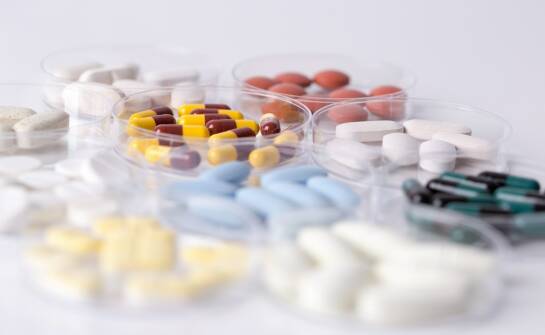 Transport farmaceutyczny: kluczowe zasady i najważniejsze wyzwania