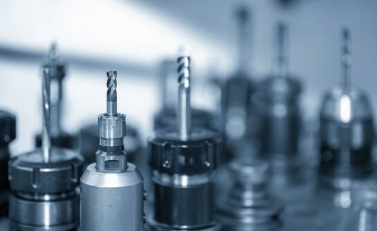 Narzędziownia i formy wtryskowe: kluczowe zagadnienia i zastosowania