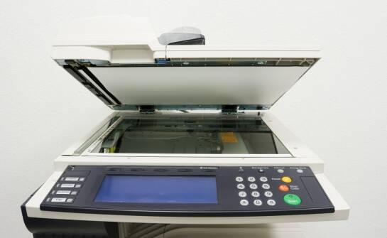 Maszyny do sitodruku i tampodruku — przegląd technologii i zastosowań