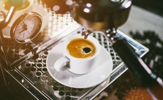 Filiżanki do espresso — jak wybrać idealne naczynie do aromatycznej kawy