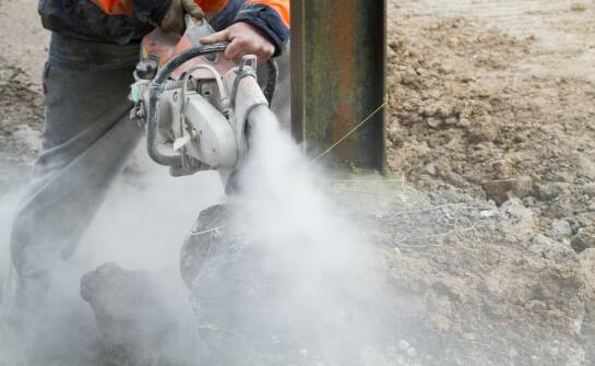 Cyklon do trocin — jak wybrać efektywny system odpylania