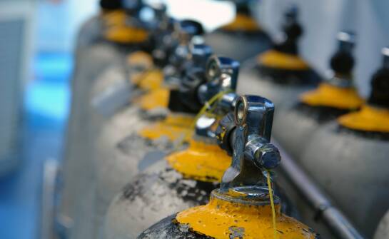 Oleje hydrauliczne: co warto wiedzieć przed wyborem i zastosowaniem