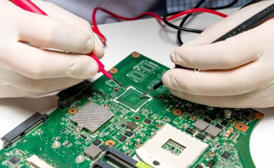 Zastosowanie badań próżniowych w przemyśle elektronicznym – dlaczego warto?