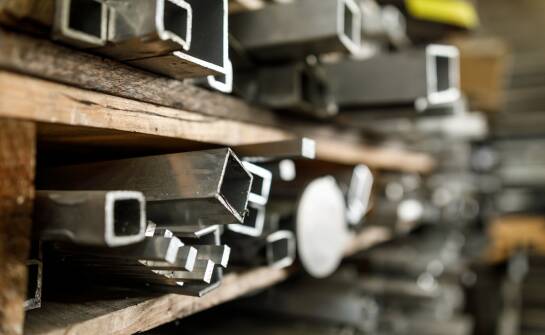 Kęsiki stalowe: czym są i jak wpływają na jakość produktów przemysłowych
