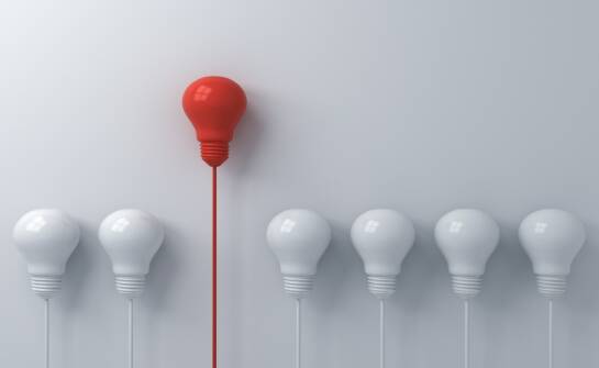 Nietypowe pomysły marketingowe przyciągające uwagę na etapie świadomości