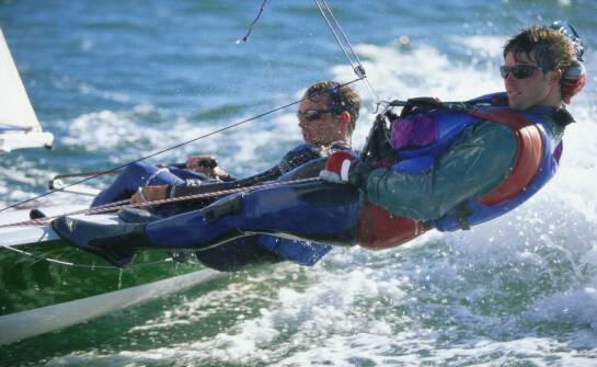 Kitesurfing i sporty wodne: jak zacząć bezpiecznie i efektywnie