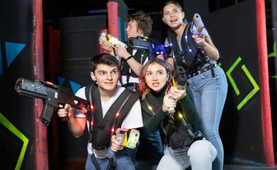 Paintball laserowy: pomysły na zabawę, sprzęt i zasady bezpiecznej rozrywki