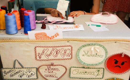 Szycie sztandarów: pomysły i inspiracje dla projektów ceremonialnych