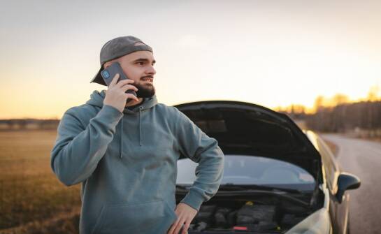 Mobilna pomoc oponiarska 24/7 — co warto wiedzieć przed wezwaniem
