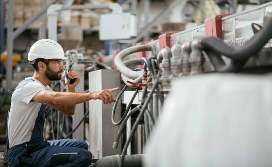 Przemysłowe instalacje elektryczne — kluczowe zasady projektowania i bezpieczeństwa