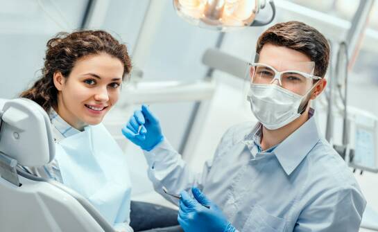 Dentysta: co warto wiedzieć przed pierwszą wizytą u stomatologa