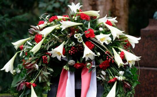 Wieńce pogrzebowe – rodzaje, znaczenie i wskazówki przy wyborze