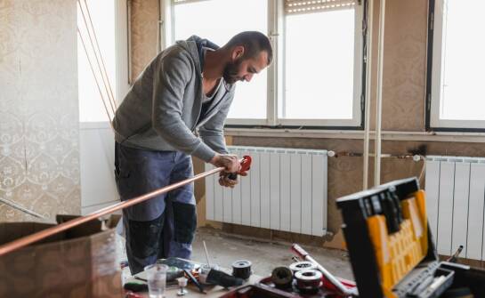 Instalacje elektryczne — co warto wiedzieć przed remontem mieszkania