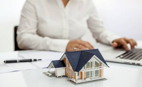 Administrowanie nieruchomościami: kluczowe zagadnienia i korzyści dla właścicieli