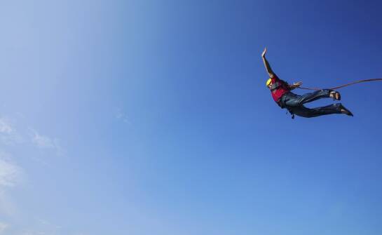 Kiteboarding od podstaw: co warto wiedzieć przed pierwszym kursem