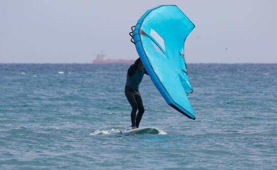 Nauka kitesurfingu: od podstaw do pierwszych bezpiecznych pływań