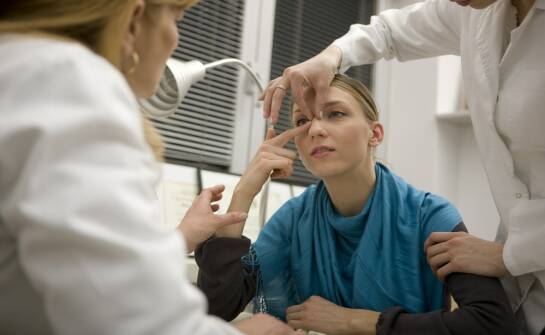 Diagnostyka retinopatii cukrzycowej: objawy, badania i wczesne wykrywanie