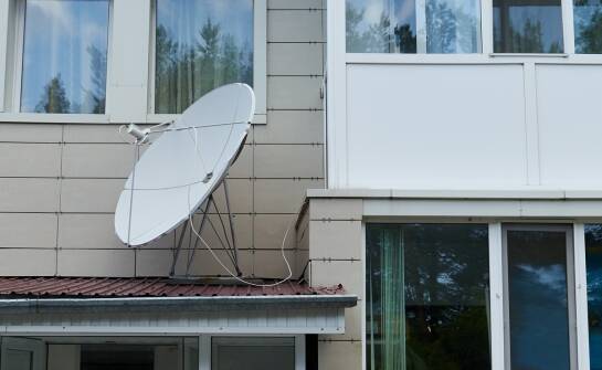 Anteny satelitarne — co warto wiedzieć przed instalacją i wyborem modelu