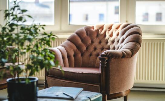 Fotele tapicerowane: jak rozpoznać najlepsze rozwiązania od producentów