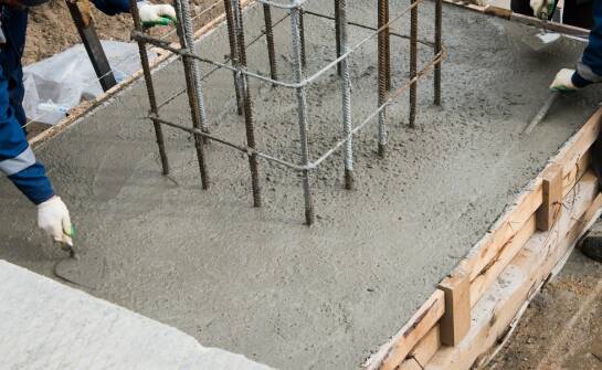 Prefabrykaty betonowe: co warto wiedzieć o zastosowaniach i rodzajach