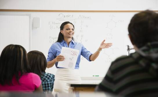 Korepetycje z chemii — sprawdzone sposoby na lepsze wyniki w nauce