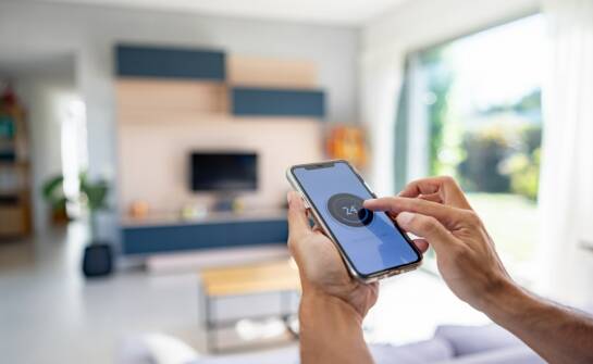 Systemy smart home — jak działają i co warto wiedzieć przed instalacją