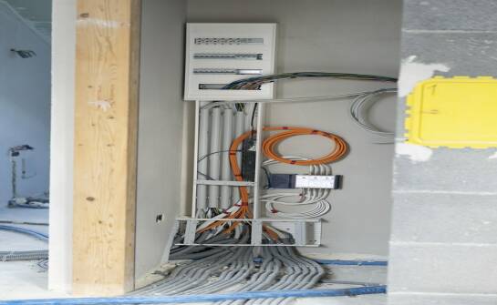 Montaż magazynu energii — co warto wiedzieć przed instalacją systemu