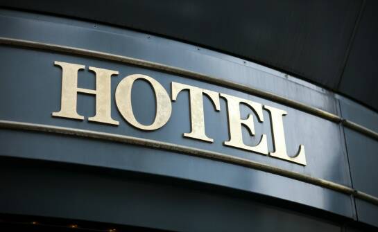 Oznakowanie hotelu — skuteczne pomysły zwiększające rozpoznawalność marki