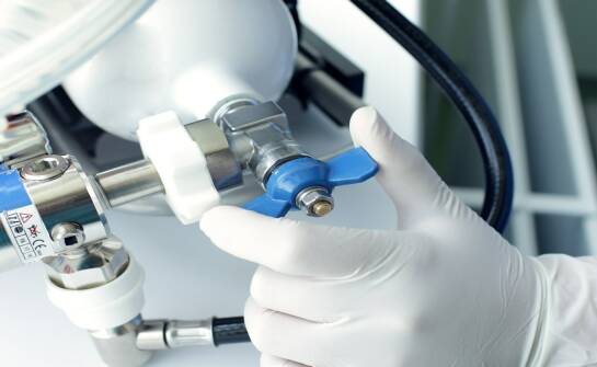 Autoklawy w praktyce: jak działają i do czego służą urządzenia sterylizujące