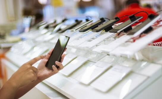 Ceny telefonów w lombardzie — na co wpływa wartość używanego smartfona