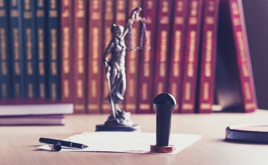 Poradnik usług prawnych: co warto wiedzieć przed wyborem adwokata