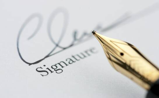 Notarialne poświadczenie podpisu — co warto wiedzieć przed wizytą