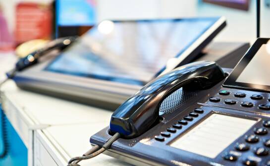 Centrale telefoniczne VoIP — wybór, zalety i zastosowania dla firm
