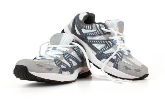 Buty sportowe damskie — styl, komfort i najważniejsze cechy do wyboru