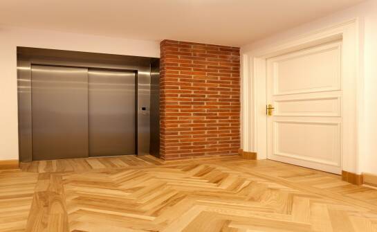 Podnośniki podpodłogowe – co warto wiedzieć przed wyborem i montażem