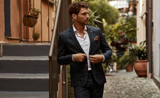 Garnitur w delikatną kratkę — stylowe pomysły na eleganckie zestawy