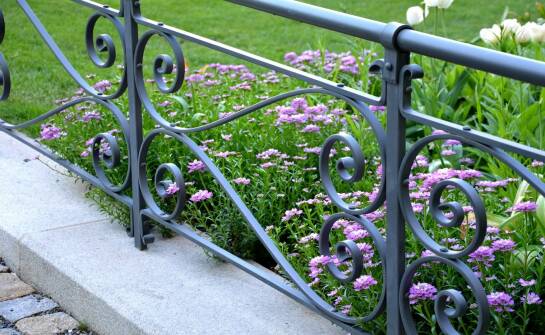Balustrady metalowe — stylowe rozwiązania i praktyczne porady wyboru