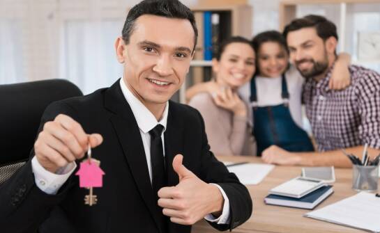 Pośrednictwo nieruchomości: jak wybrać agenta przy sprzedaży mieszkania