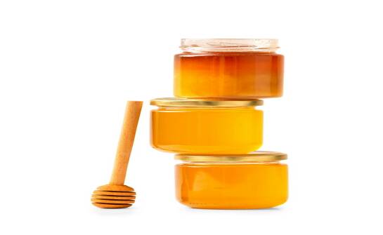 Miód prosto z pasieki — jak rozpoznać naturalny produkt i korzyści</analysis