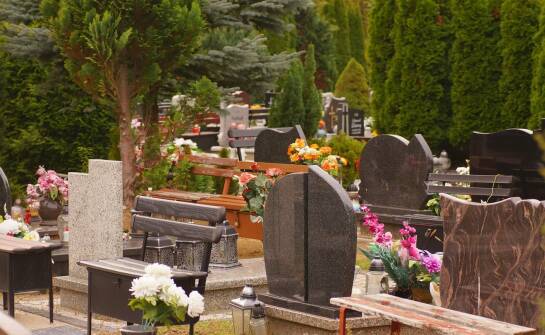 Usługi zakładów pogrzebowych — co warto wiedzieć przed wyborem finca