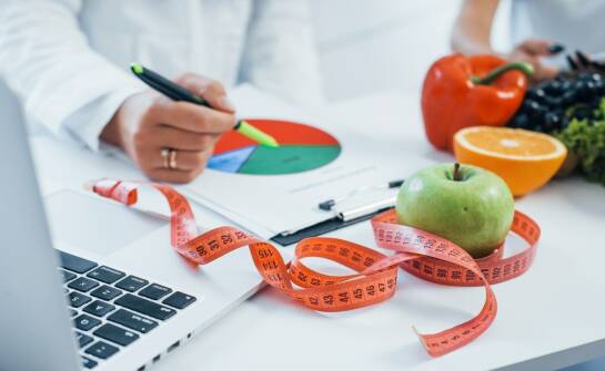 Studia dietetyczne: co warto wiedzieć przed wyborem kierunku edukacji