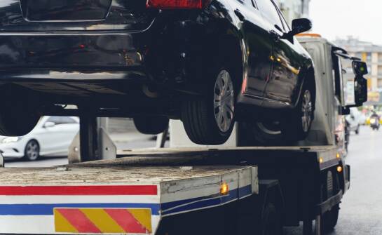 Autoholowanie międzynarodowe — co warto wiedzieć przed transportem samochodu